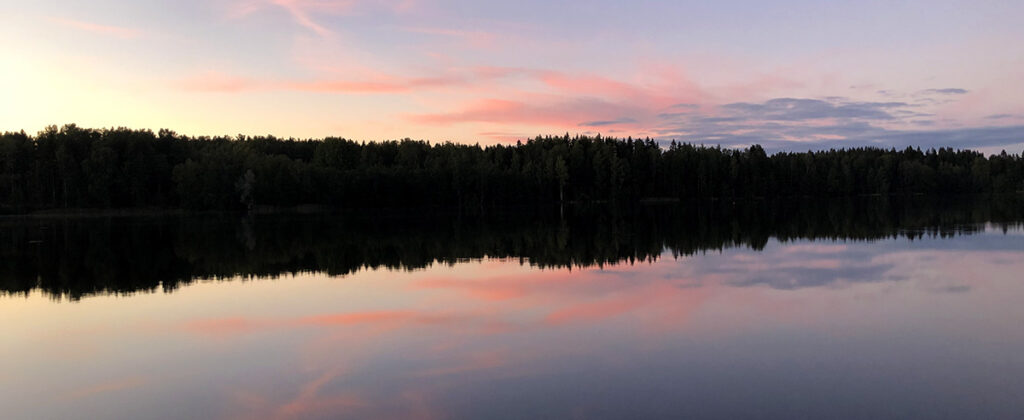 ilta järvellä